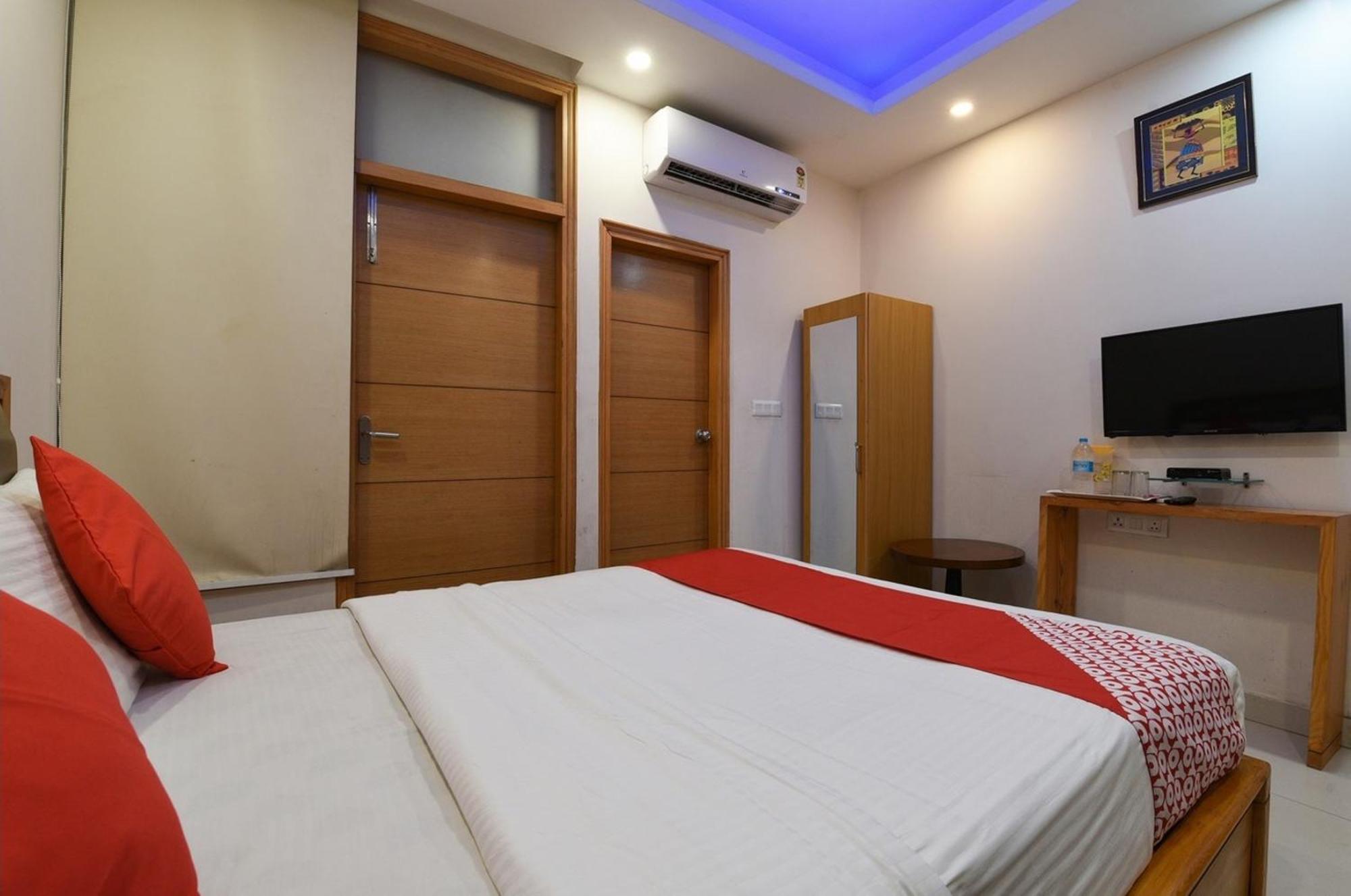 Airport Hotel Mahal Нью-Дели Экстерьер фото