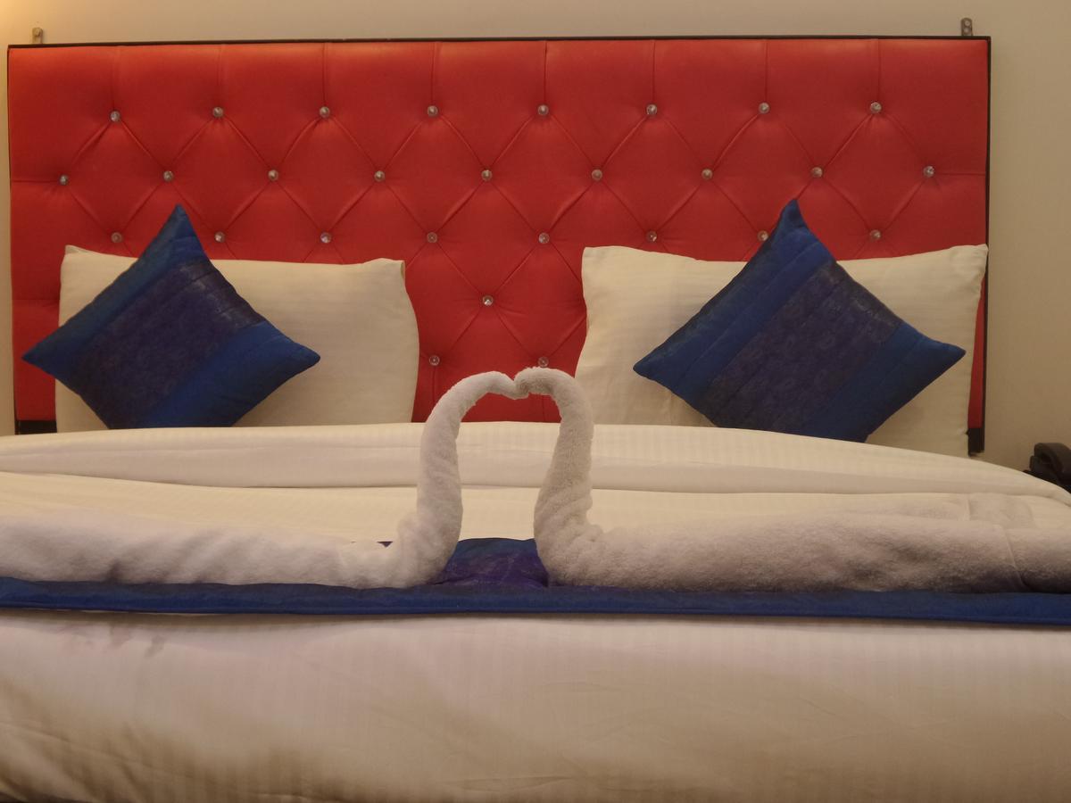 Airport Hotel Mahal Нью-Дели Экстерьер фото