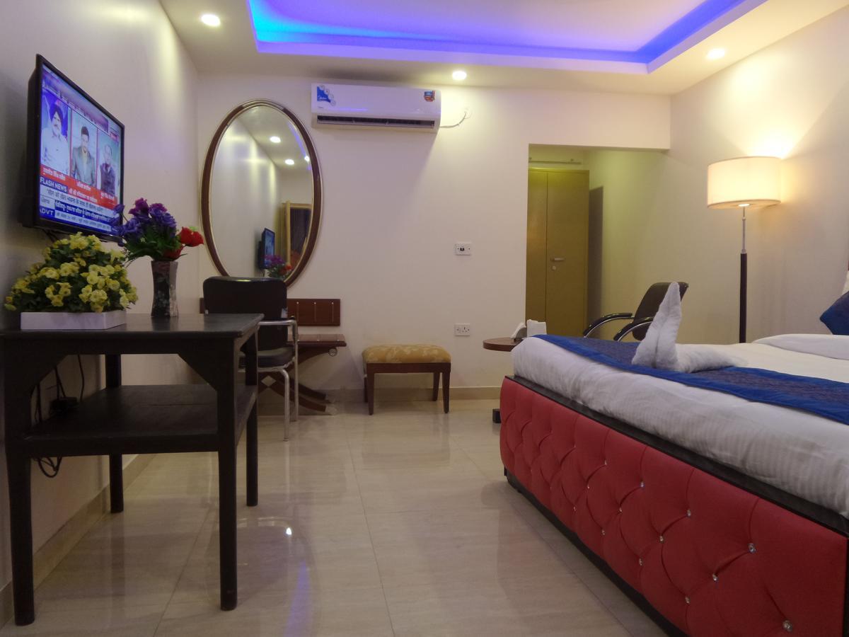 Airport Hotel Mahal Нью-Дели Экстерьер фото